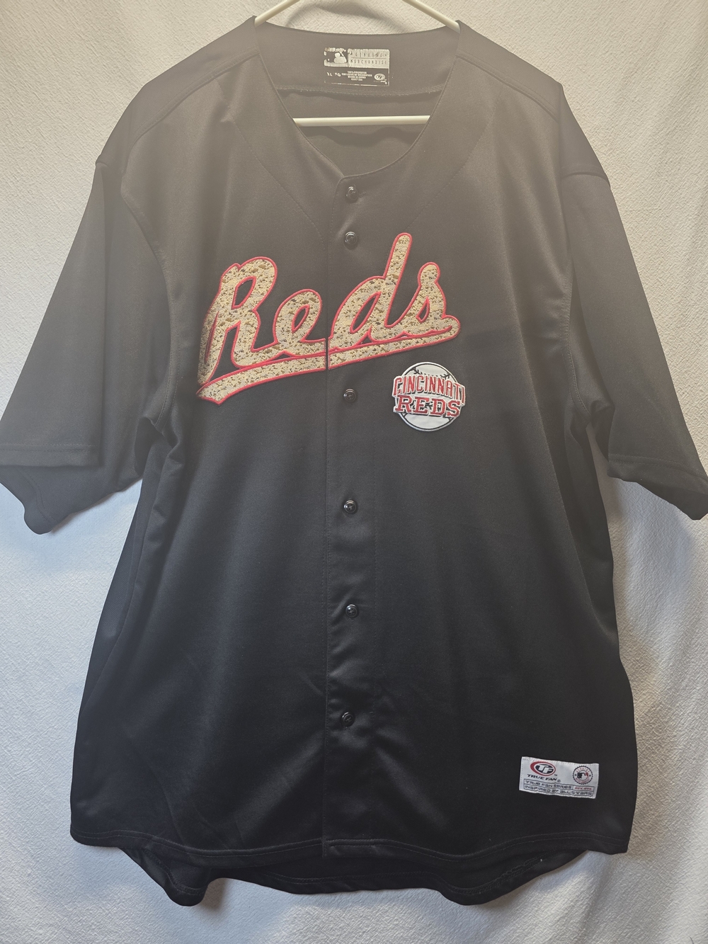 True Fan Cincinnati Reds Stitched Camo Lettering Black Button Up Jersey Size XL